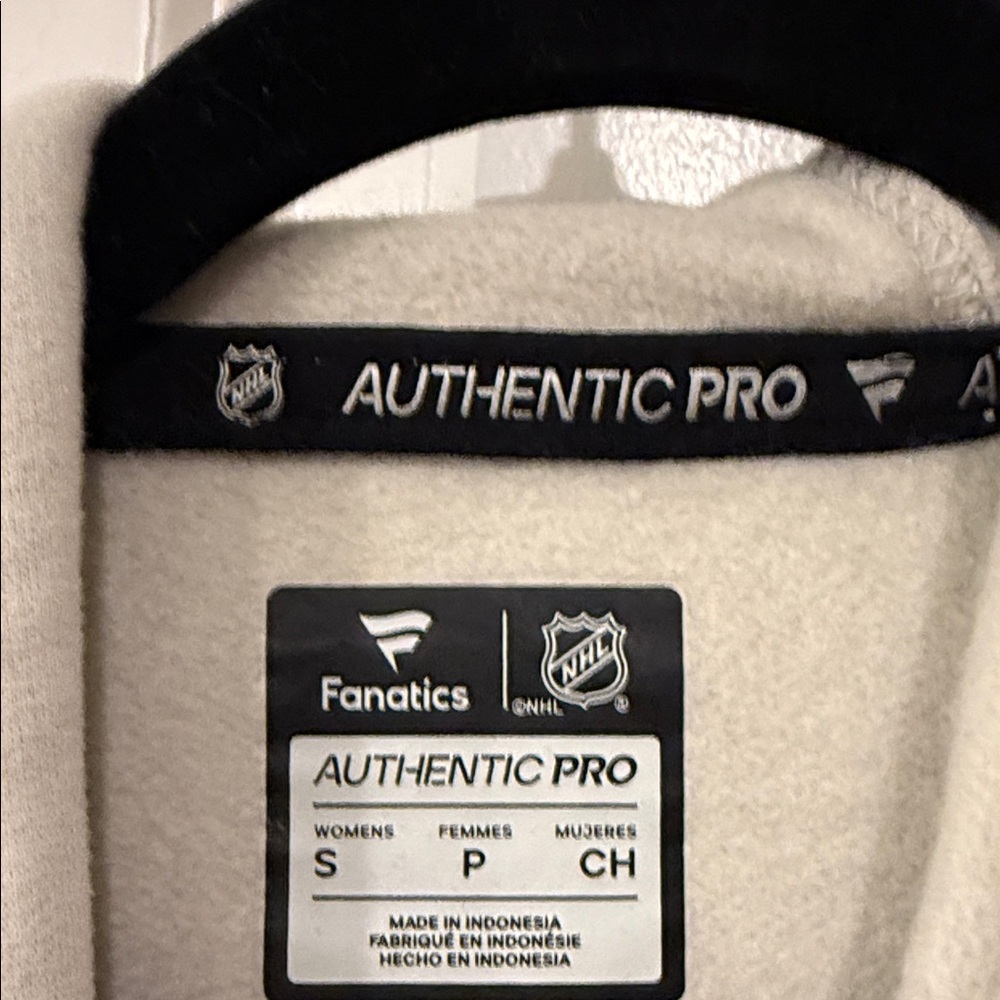 Fanatics NHL Dallas Stars Authentic Pro Cream Hoodie size S never worn - Picture 2 of 10
